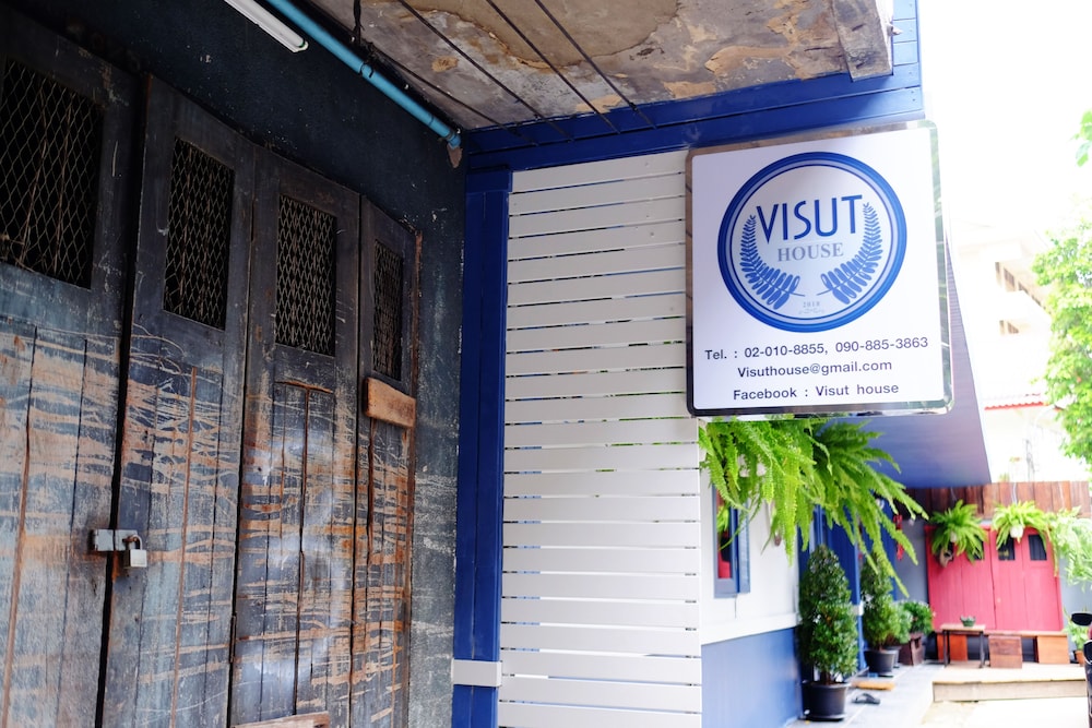 visut house hostel
