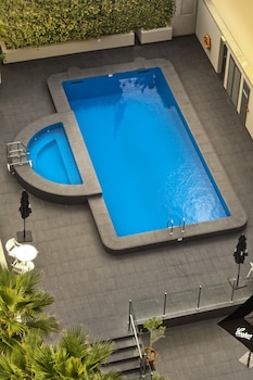 hotel grand chancellor adelaide