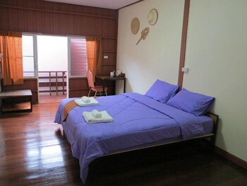 baan khun ya ayutthaya