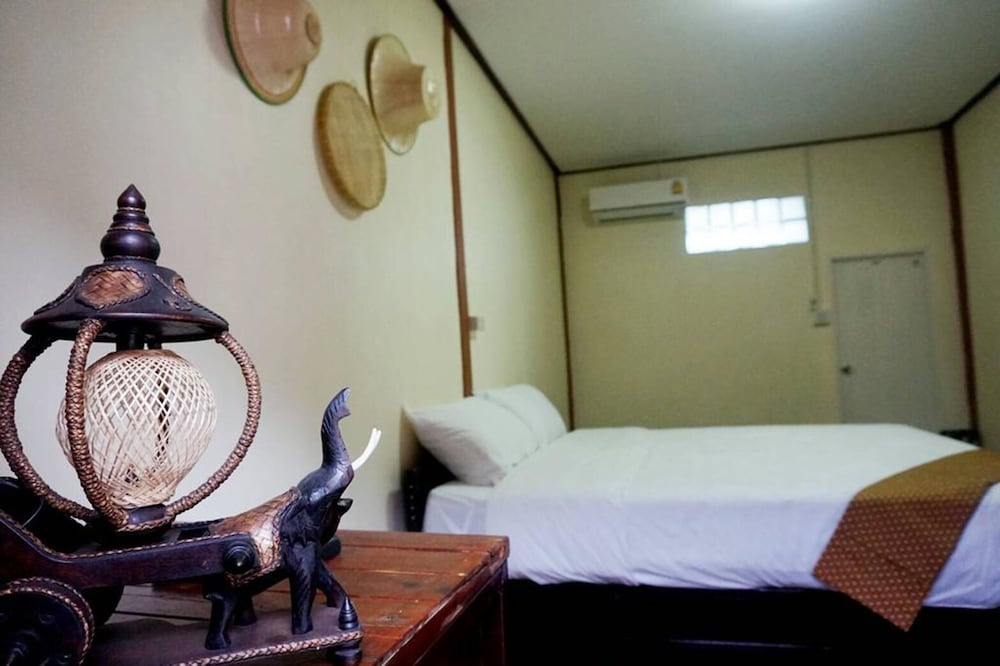 baan khun ya ayutthaya