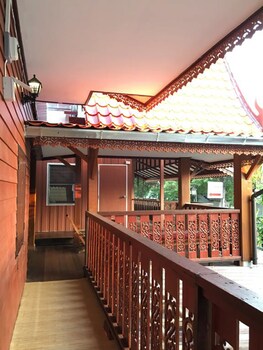 baan khun ya ayutthaya