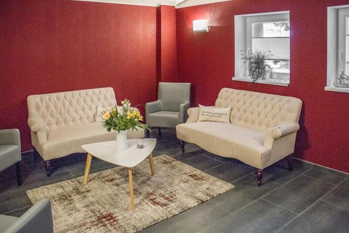 hotel and pension villa laluna