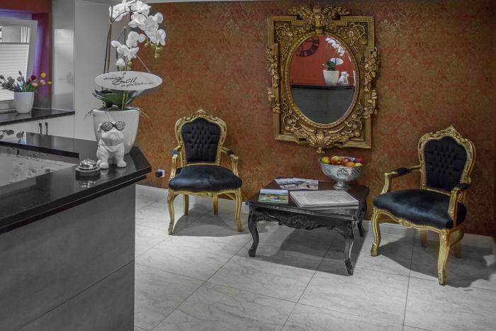 hotel and pension villa laluna