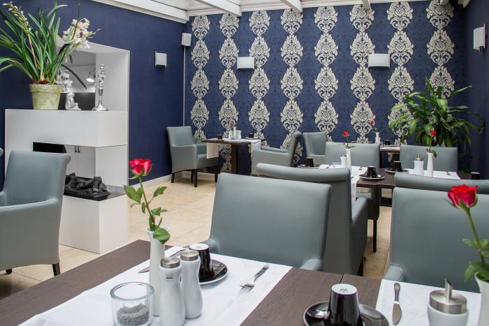 hotel and pension villa laluna