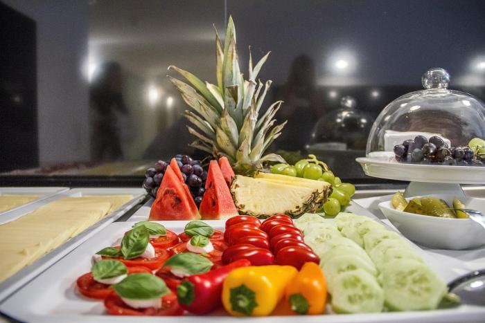 hotel and pension villa laluna