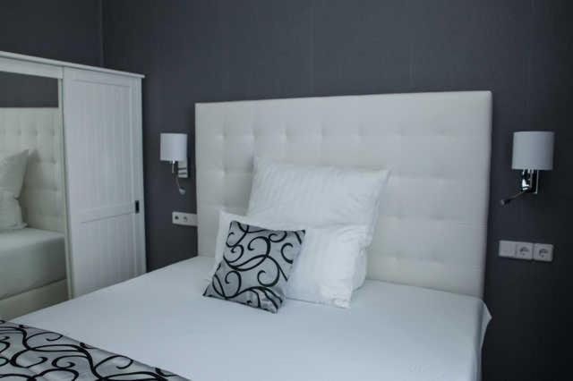 hotel and pension villa laluna