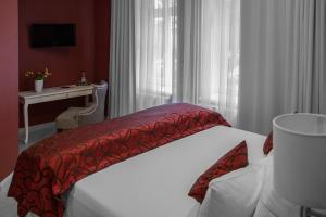 hotel and pension villa laluna