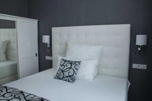 hotel and pension villa laluna