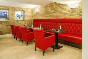 hotel and pension villa laluna