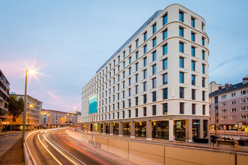 motel one frankfurt romer