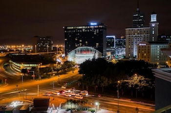 signature lux hotel by onomo waterfront