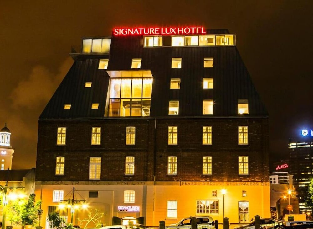 signature lux hotel by onomo waterfront