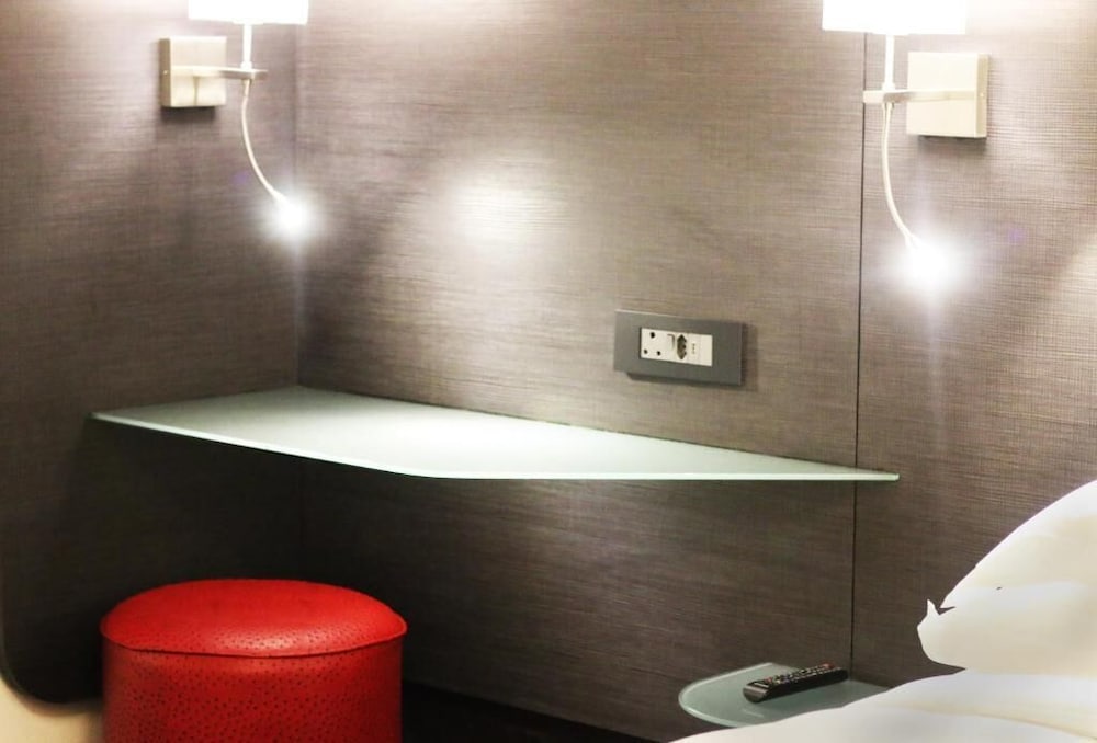 signature lux hotel by onomo waterfront