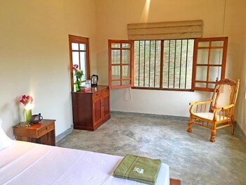 Captains Bird Safari Lodge,In Puttalam,2 star