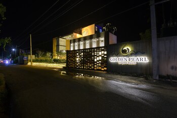 golden pearl tangalle beach