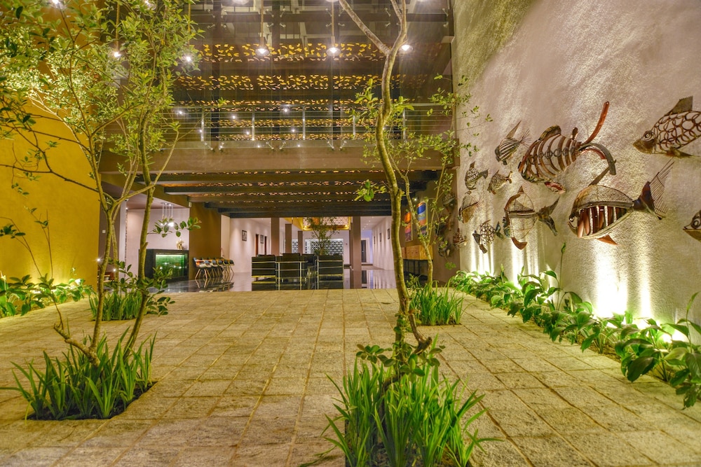 golden pearl tangalle beach