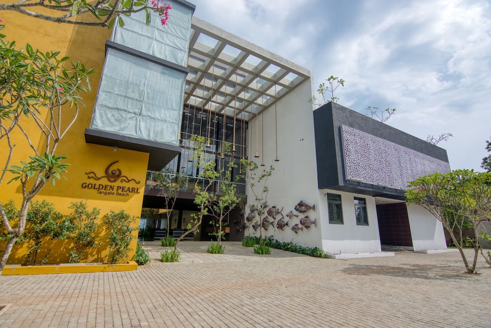 golden pearl tangalle beach