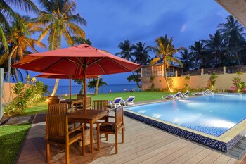 golden pearl tangalle beach