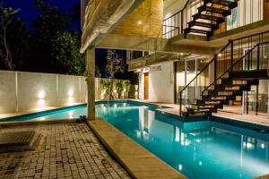 lazy koala hostel adults only