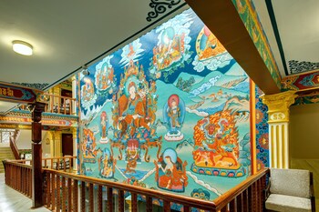 hotel lotus gems