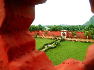 Maharaja Palace Samode,,3 star