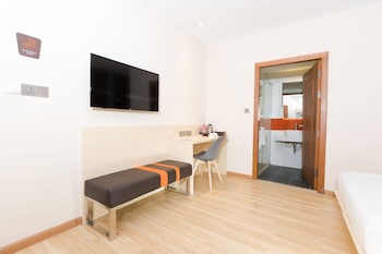 7 days premium hotel