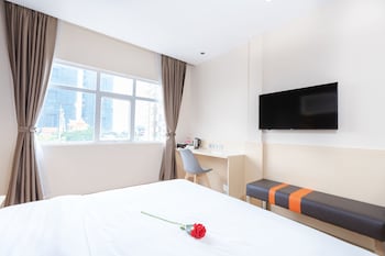 7 days premium hotel