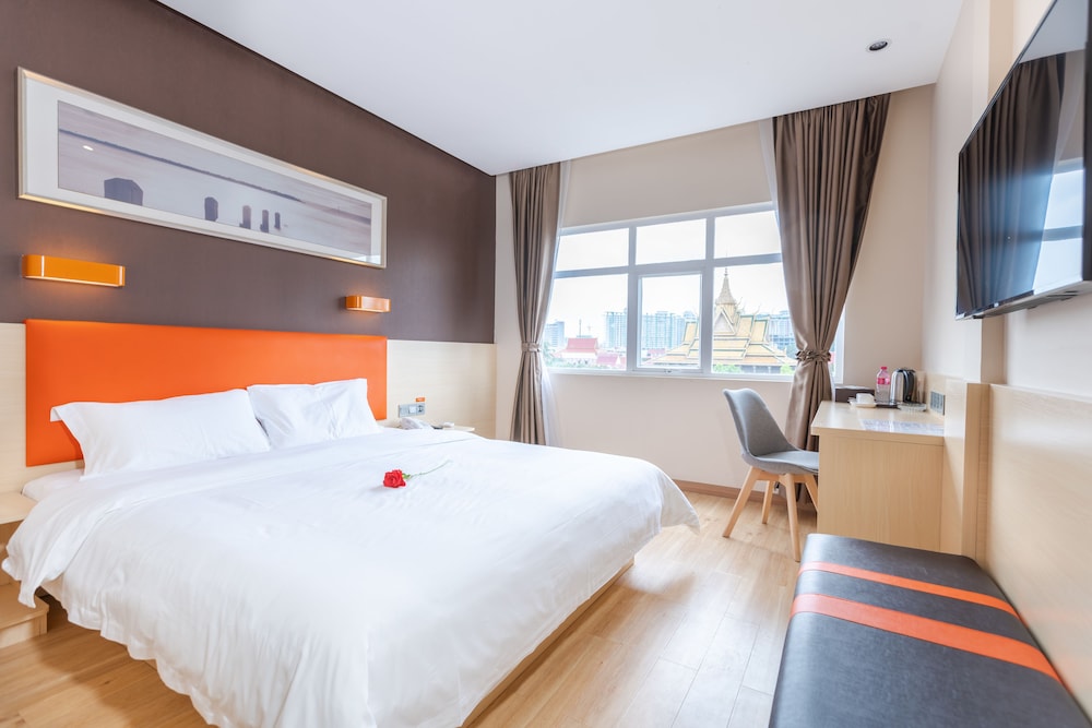 7 days premium hotel