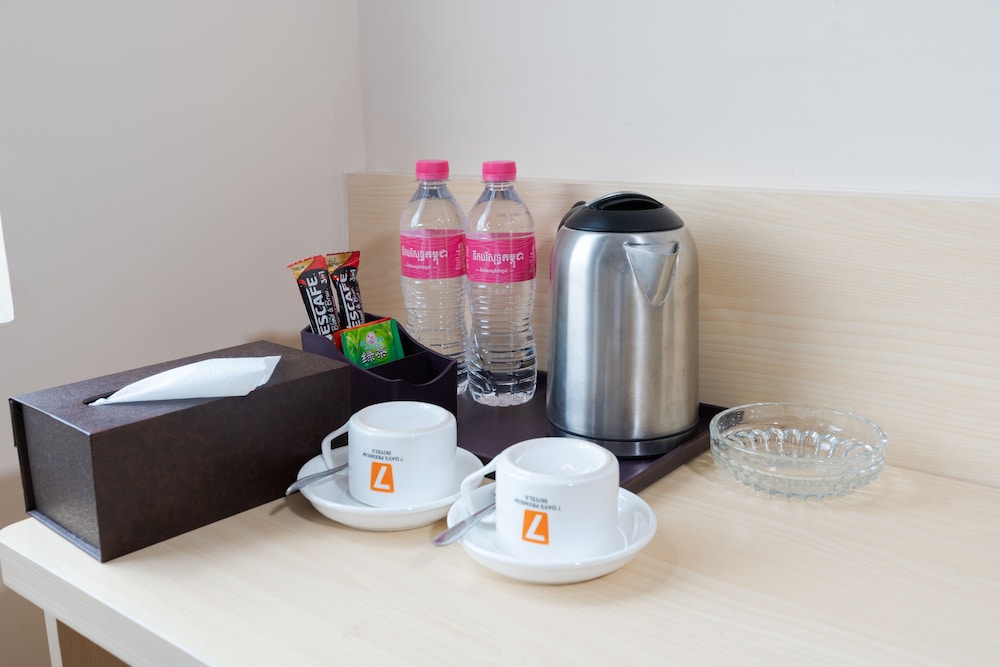 7 days premium hotel