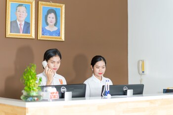 7 days premium hotel