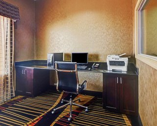 comfort suites lake worth