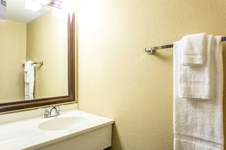 americas best value inn fredonia ny