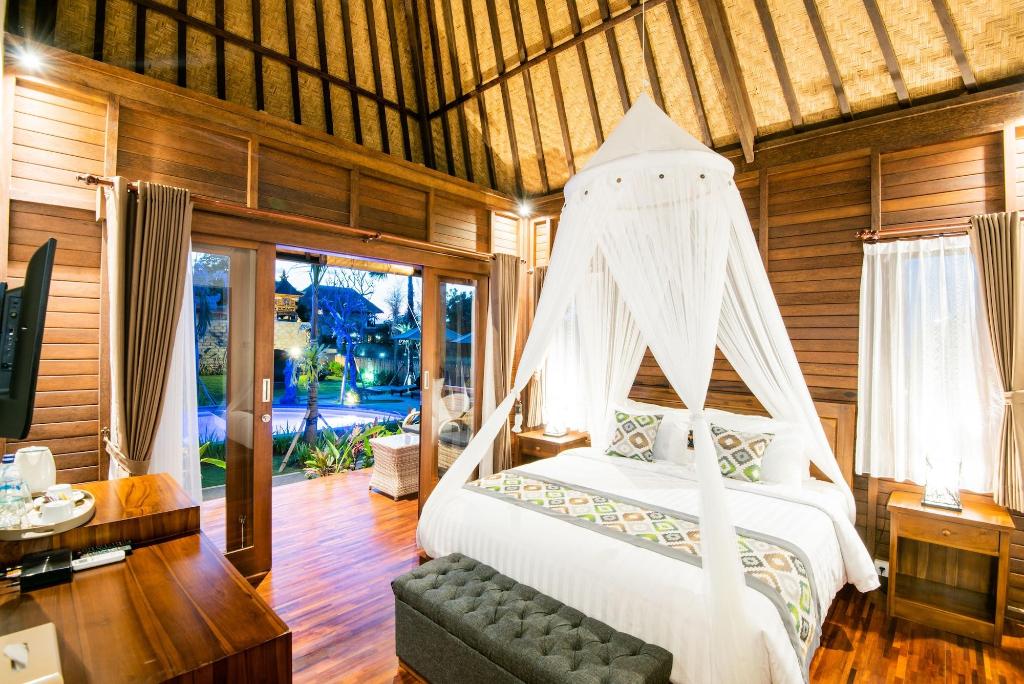 dpuncak villas lembongan