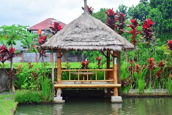 cahaya tetebatu inn
