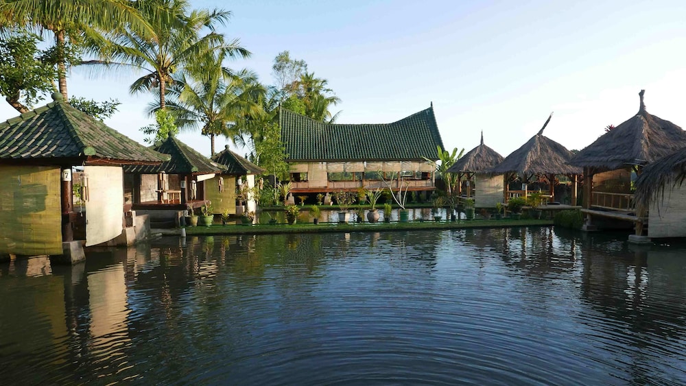 cahaya tetebatu inn