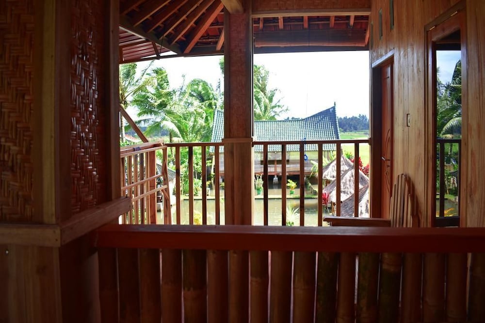 cahaya tetebatu inn