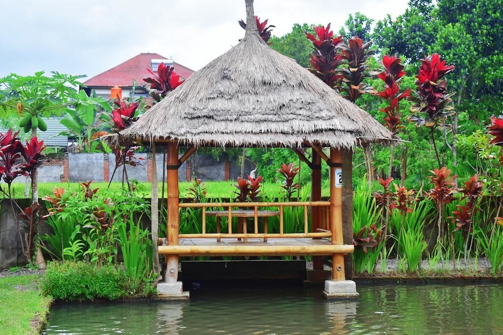 cahaya tetebatu inn