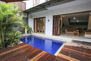 nyoman villa sanur