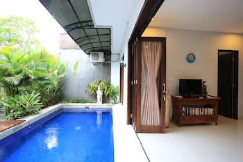 nyoman villa sanur