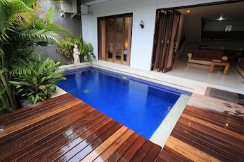 nyoman villa sanur