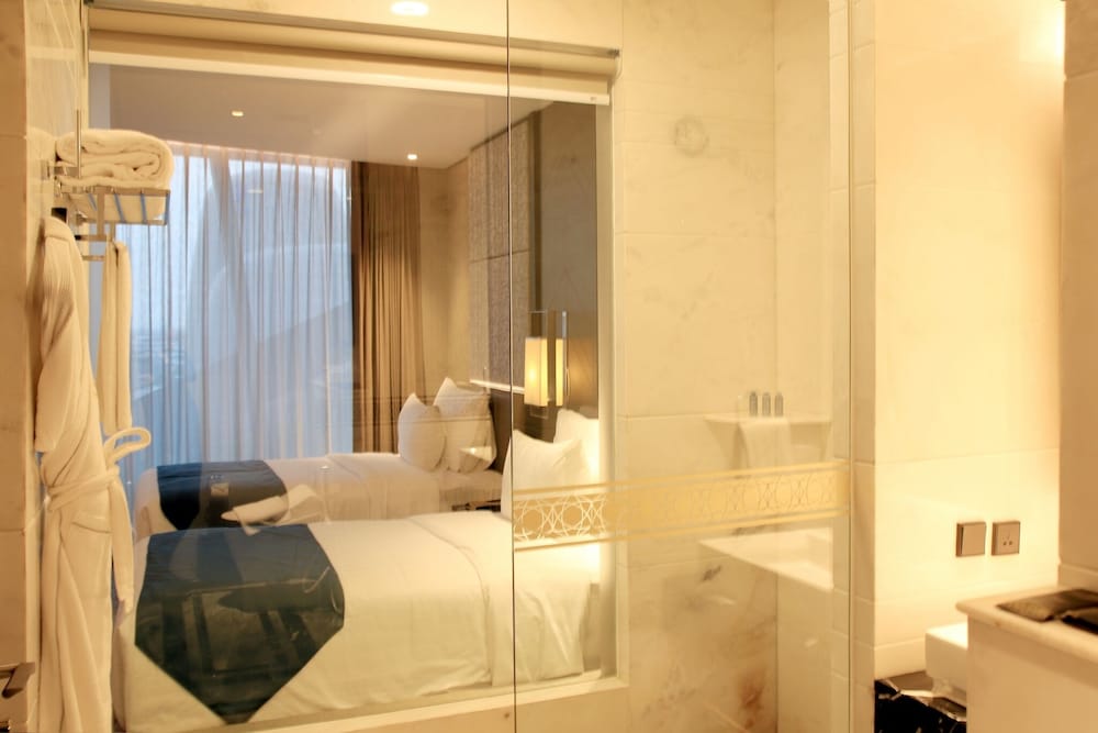 jhl solitaire gading serpong