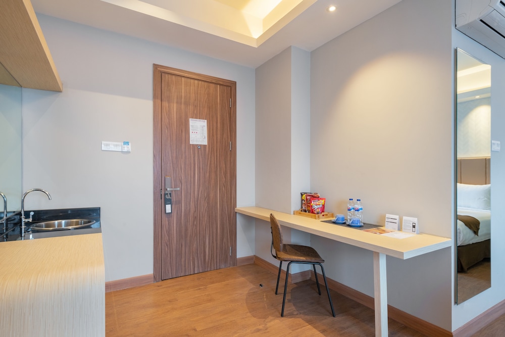 luminor hotel airport sidoarjo by wh