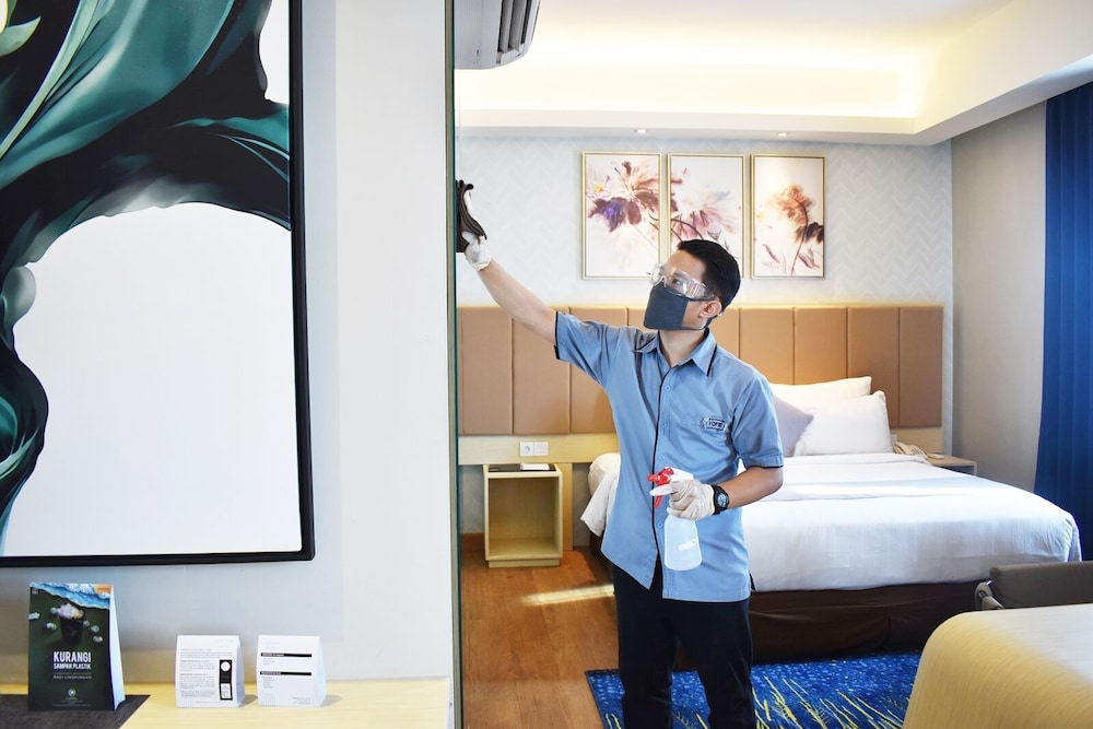 luminor hotel airport sidoarjo by wh