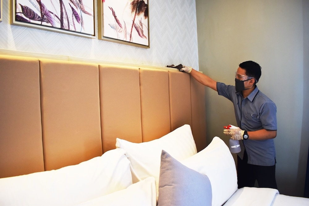 luminor hotel airport sidoarjo by wh