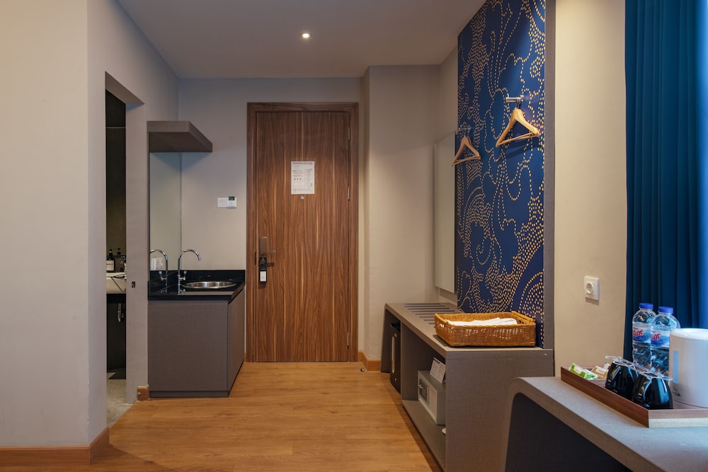 luminor hotel airport sidoarjo by wh