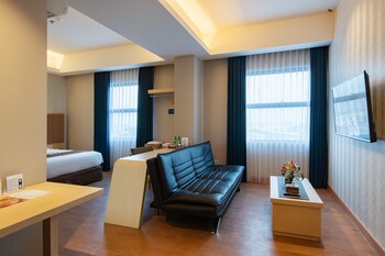 luminor hotel airport sidoarjo by wh