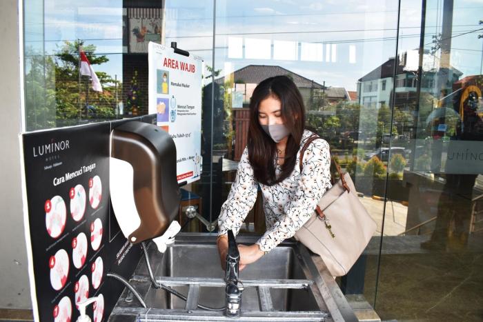 luminor hotel airport sidoarjo by wh