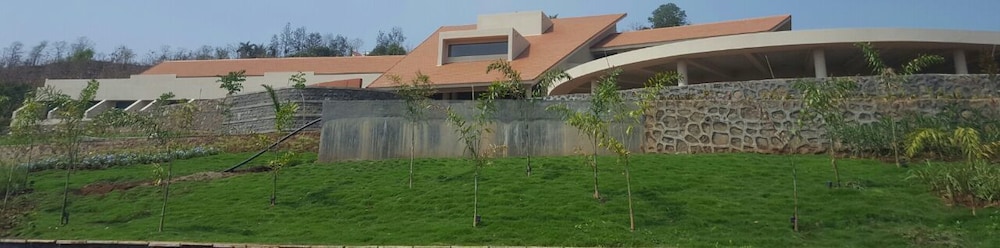 Ripples Resort,Pune Solapur Highway,3 star