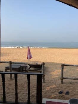 madhu beach huts