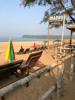 madhu beach huts